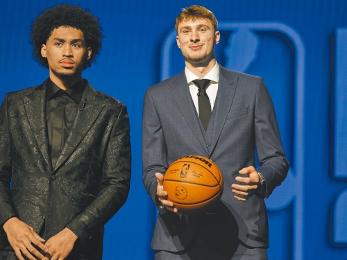 NBA》18歲天才弗拉格 成獨行俠狀元郎