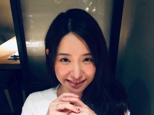 吃貨齒科醫師「土黒さくら」營養都跑去胸部　挾帶渾圓美乳看診