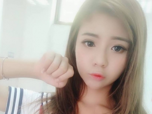 超性感「魅惑小可愛」Mina，香豔紅唇好迷人，粉絲都心跳加速了！