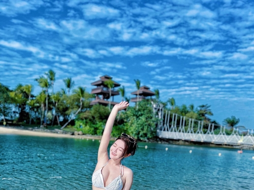 「Judy邱比特」新加坡打卡聖地秀雪白美乳！超火辣好身材有夠犯規！