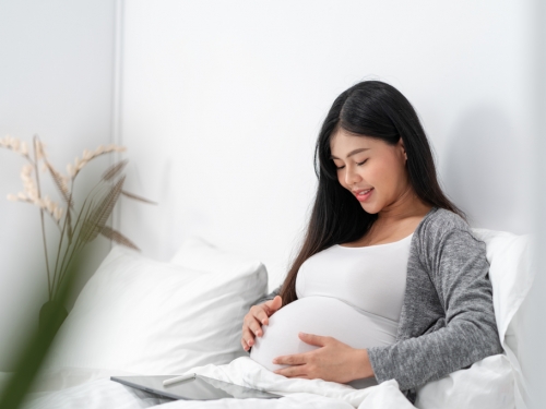 人妻向繼子「借精」 女兒將滿30歲 真實身世難啟齒