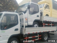 載有「卡車的卡車的卡車司機」被逮，網友說這叫「轟」