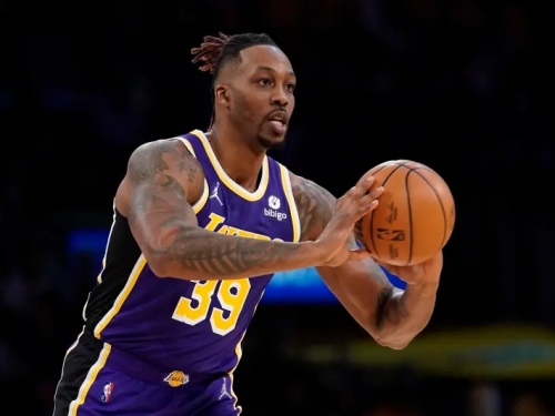 NBA》湖人黃蜂交易取消　霍華德調侃：糟糕！我忙著自己播客節目