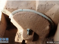 銅製輪牙鑲嵌綠松石　寶雞西周遺址出土「第一豪車」
