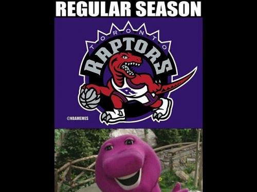 屠龍奇招？公鹿卡通歌曲歡迎暴龍 開打後真的軟得像「小博士邦尼」