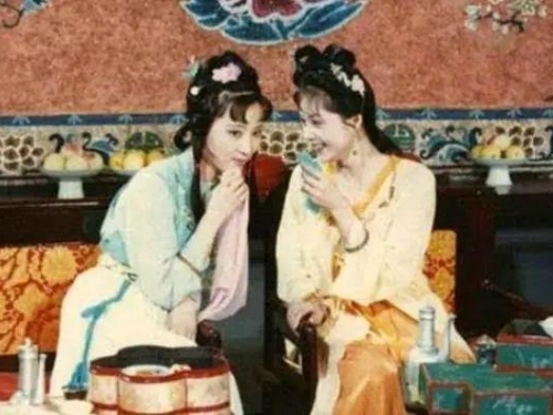 古人為了圖方便，發明了一種“春凳”，究竟有什麼妙用？