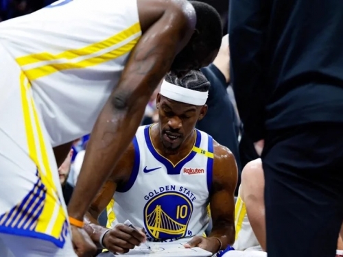 NBA》巴特勒化身勇士教練「畫戰術」 格林：他有一種氣場