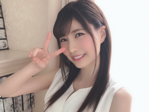 一見面就交換體液！「天然美少女」藍芽水月超煽情　微SM演出讓人吃驚