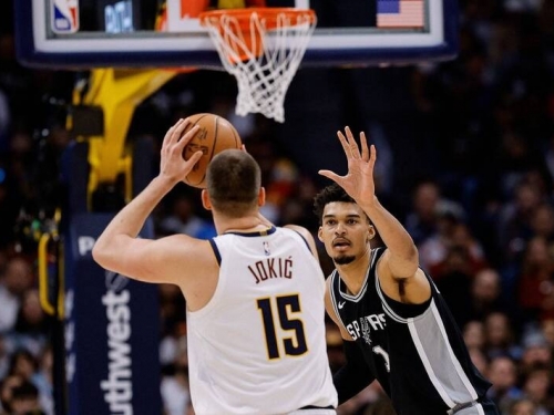 NBA》約基奇41分準大三元無用 溫班亞馬35分率馬刺碎金塊