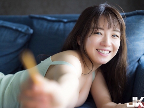 「Q彈姐姐系」大型嫩妹　89G巨奶園都...一晃就撐破內衣超讚！