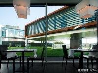 葡萄牙「旋轉70°旅店」讓你睡前看山、起床看河！