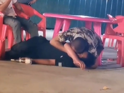 喝醉酒以為朋友過世 男崩潰淚做人工呼吸 網笑：是真愛