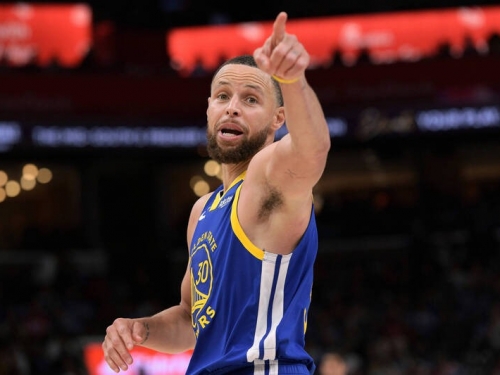 NBA》單場轟52分！柯瑞一紀錄比肩喬丹、得分超越「Logo爺」