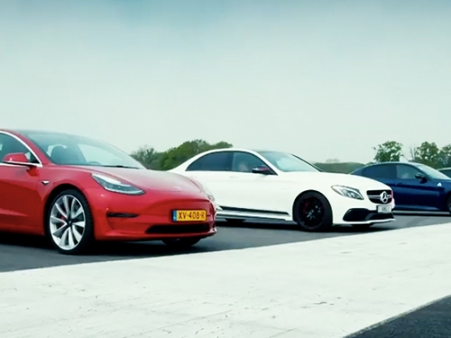 [影] Tesla 的加速性開起來你會怕！但...Model 3 真能跑贏德國老牌性能車 AMG C63 S、BMW M3？