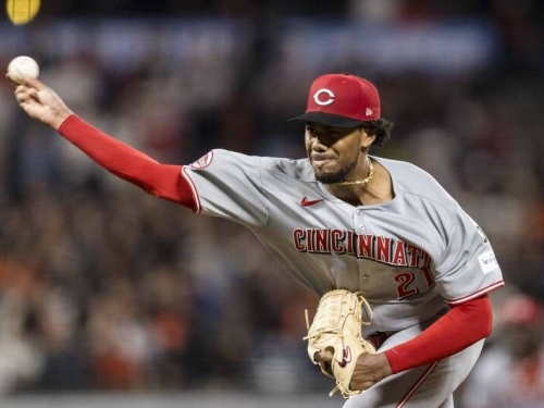 MLB》紅人火球男8.2局飆7K壓制！鄧恩8局關鍵安打斷巨人7連勝