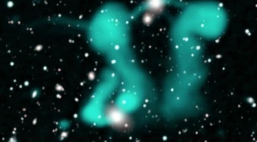 澳洲科學家發現兩個「跳舞的鬼魂」，距離地球有十億光年的距離