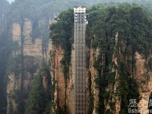 世界最高電梯335米只需1分32秒
