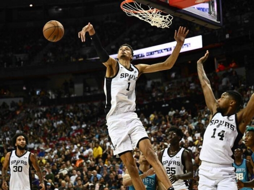 NBA》馬刺天才狀元溫班亞瑪初登場！ 9分5火鍋、命中率15.4％有點慘