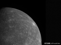 水星黑暗表面成因：彗星碳塵“漆”上去的