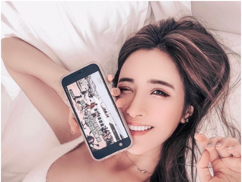 廚娘精神爆發！氣質型正妹 Chelsea 小漾化身「居家小吃貨」　親自下廚、餵食照超萌！