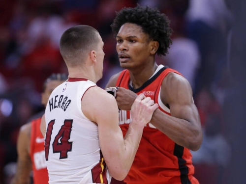 NBA》熱火、火箭爆發亂鬥場面 「英雄哥」赫爾羅一番話開酸對手