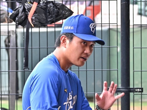 中職》克服「投手症」重返一軍 王尉永受訪時一度哽咽