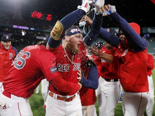MLB》紅襪延長賽再見安擊敗雙城！ 張育成先發3打數無安打