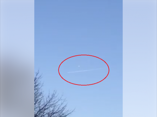 英國鏡報：UFO在美國新罕布夏州上空追逐噴射客機
