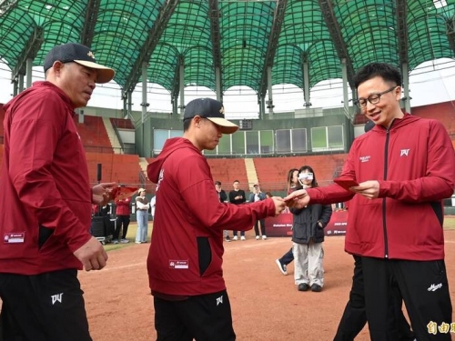 中職》樂天對陳冠宇提複數年約 領隊另透露想和林立、黃子鵬提前換約