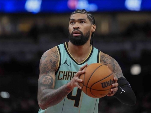 NBA》本季年薪僅500萬美元！ 黃蜂中鋒成太陽、湖人補強目標