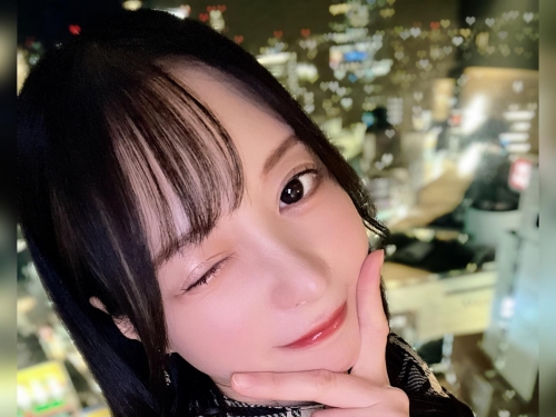 清純美少女「天馬唯」在片場喝到爛醉，零劇本下癡女本性露出狂玩3位男優