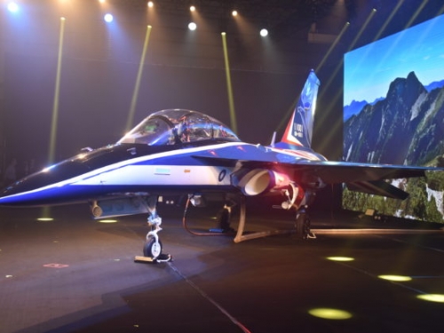 國造高教機正式亮相，2020 年 6 月首飛後進入新里程碑