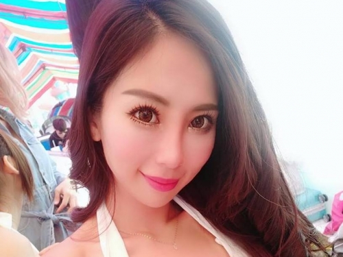 「翹臀美姬」Tiffany「完美曲線辣暈了」，「極品身材」讓粉絲留言都好踴躍～