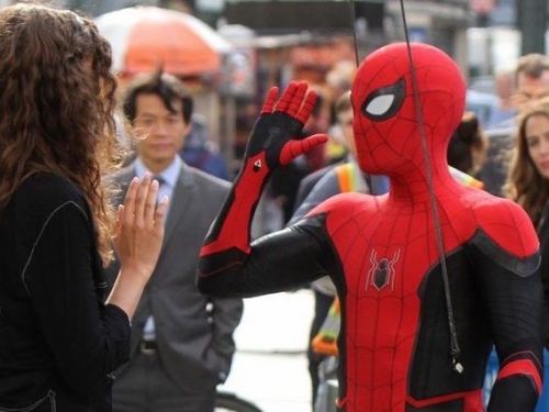 蜘蛛人又多一套新戰服？《蜘蛛人：離家日》紐約街頭拍攝曝光新造型！