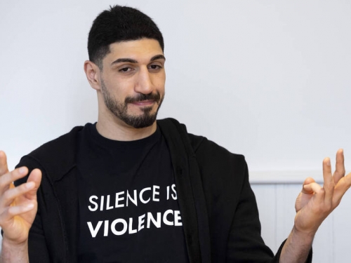 籃球》指跨性別運動員參賽不公平 前NBA中鋒：我打WNBA可場均60分