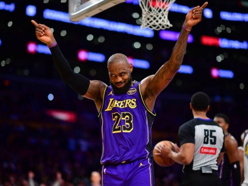 NBA》超鬼神！40歲詹姆斯比肩「籃球之神」壯舉 還寫史上第1人紀錄