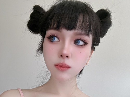 不可能拔罐也這麼辣！混血正妹「古榕榕」秀雪白裸背，太多圓形物不知要先看哪