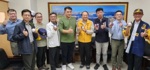 中職》棒球熱潮到澎湖 彭政閔現身勉勵基層球員