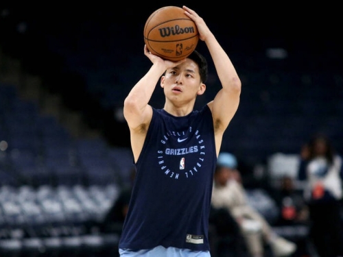 NBA》河村勇輝對決詹皇之子 買到犯規靠罰球生涯首次得分