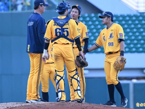 中職》差1出局生涯首勝飛走 平野惠一向盧孟揚說抱歉