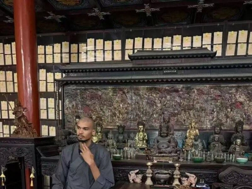 NBA》「斑馬」已剃頭將在少林寺修行？隨隊記者：聯盟遇上麻煩了...