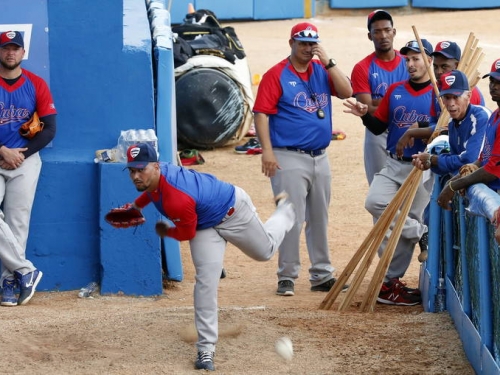 經典賽》古巴隊火力大爆發！ 前5局灌10分大勝養樂多隊