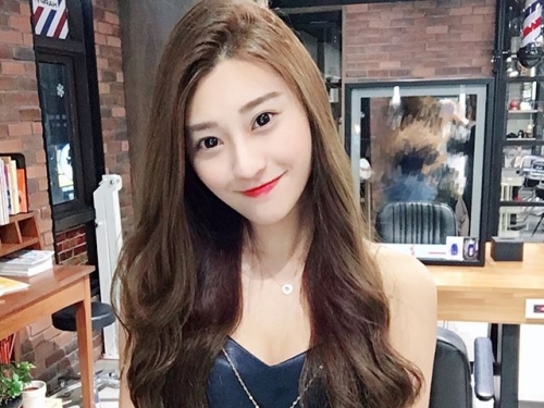 超甜美！文化大學畢業正妹「鄭安文」超甜笑容＋波濤洶湧好身材，是男人都受不了！
