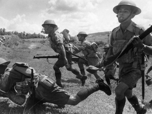 日軍鋼鐵洪流自行車戰，造就英國史最大浩劫，又導致五萬華人遇難
