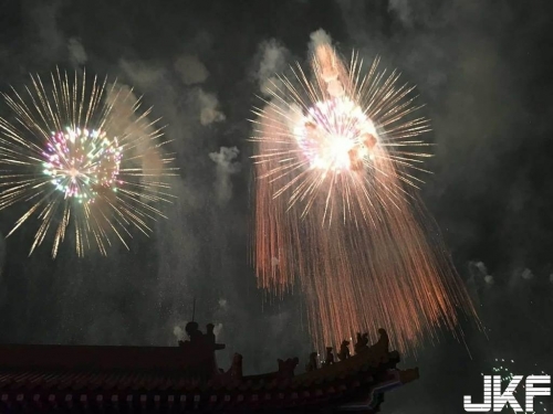台南聖母廟煙花炸出「媽祖像」 網友們看後超激動