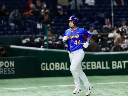 12強》前MLB球員開轟救了委國 官網：黃子鵬失投滑球被逮中