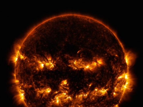 萬聖節到了 NASA分享太陽變南瓜燈的圖片