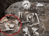 保加利亞古城遺址中發現吸血僵屍墓 遺骸胸口插鐵棒