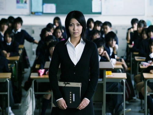 松隆子經典作《告白》將重映！日本推理片之最、「森口老師」冷血揭真相讓你看得發毛！