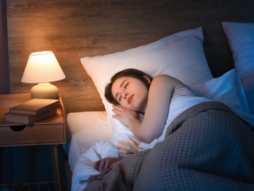 周末補眠睡懶覺 研究曝這風險可降低達1／5